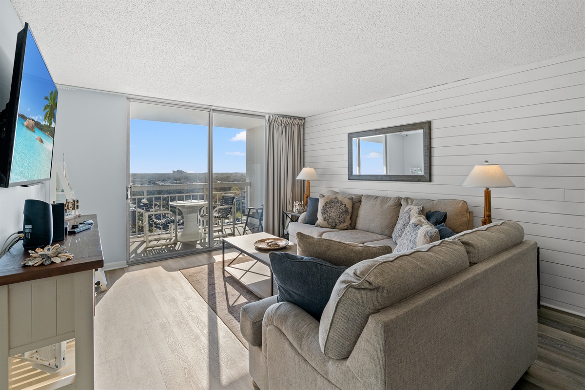 Large Living Room with balcony access
