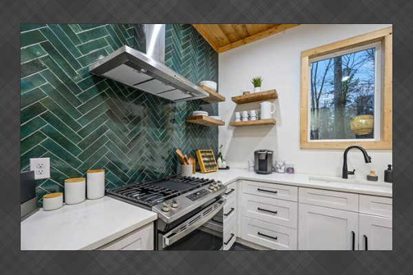 Fully equipped kitchen with modern finishes