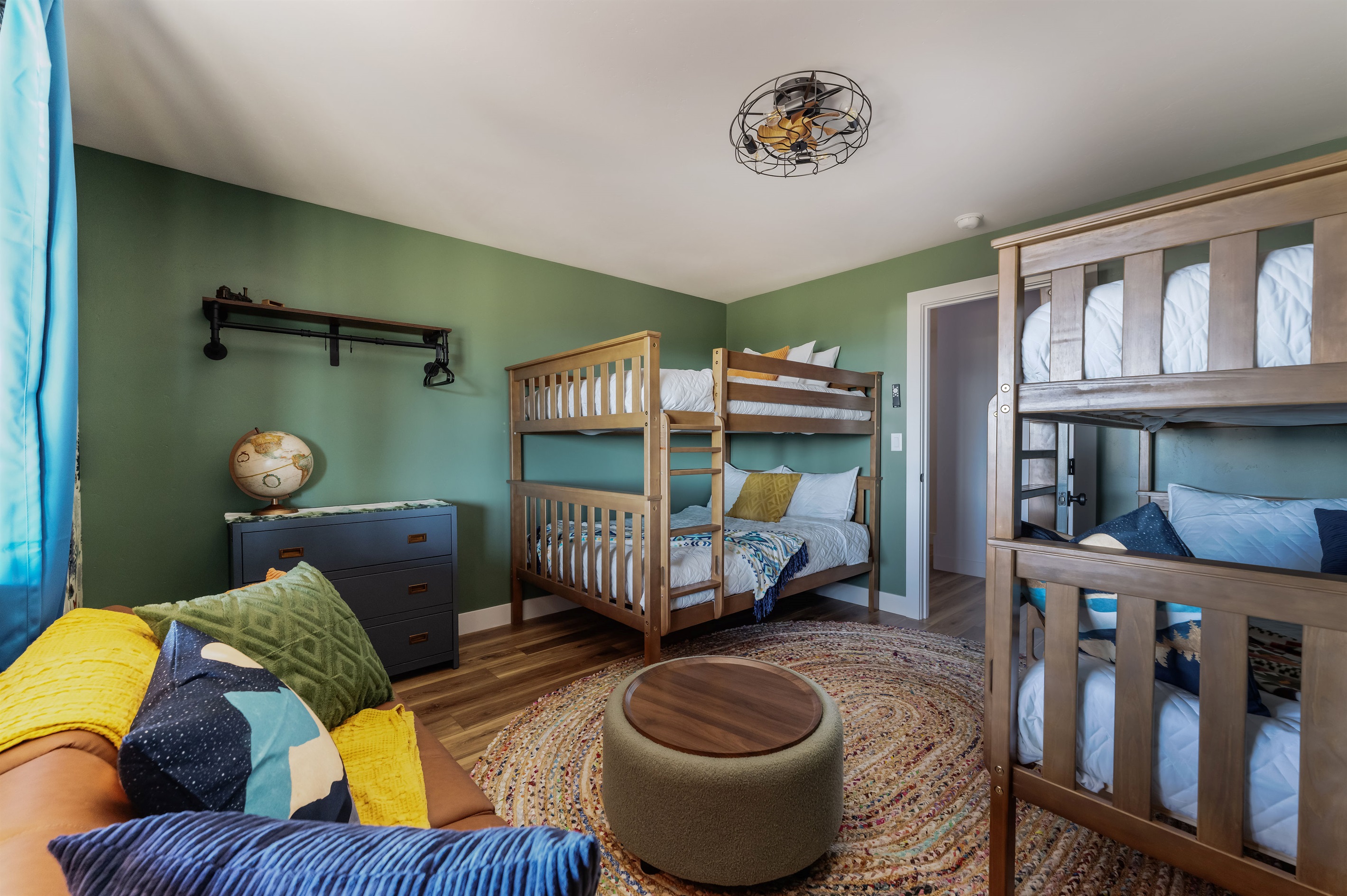 Bunk Room w/ 4 Full Beds