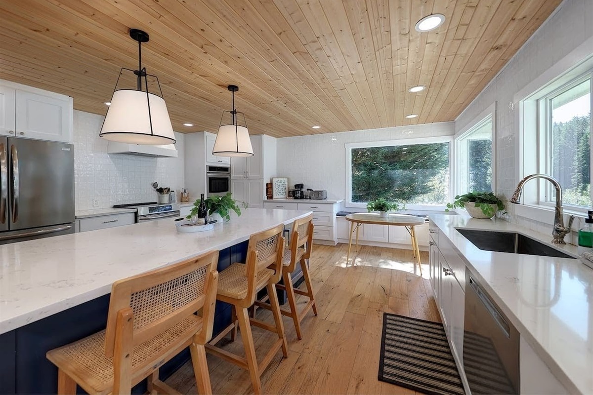 Main House - Dining / Kitchen