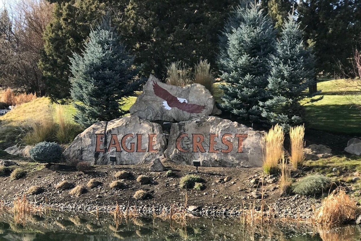 Welcome to Eagle Crest Resort!