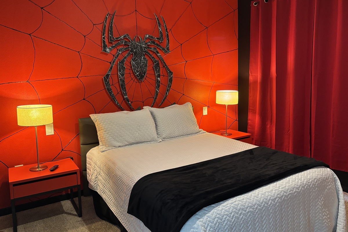 Guest bedroom with queen bed