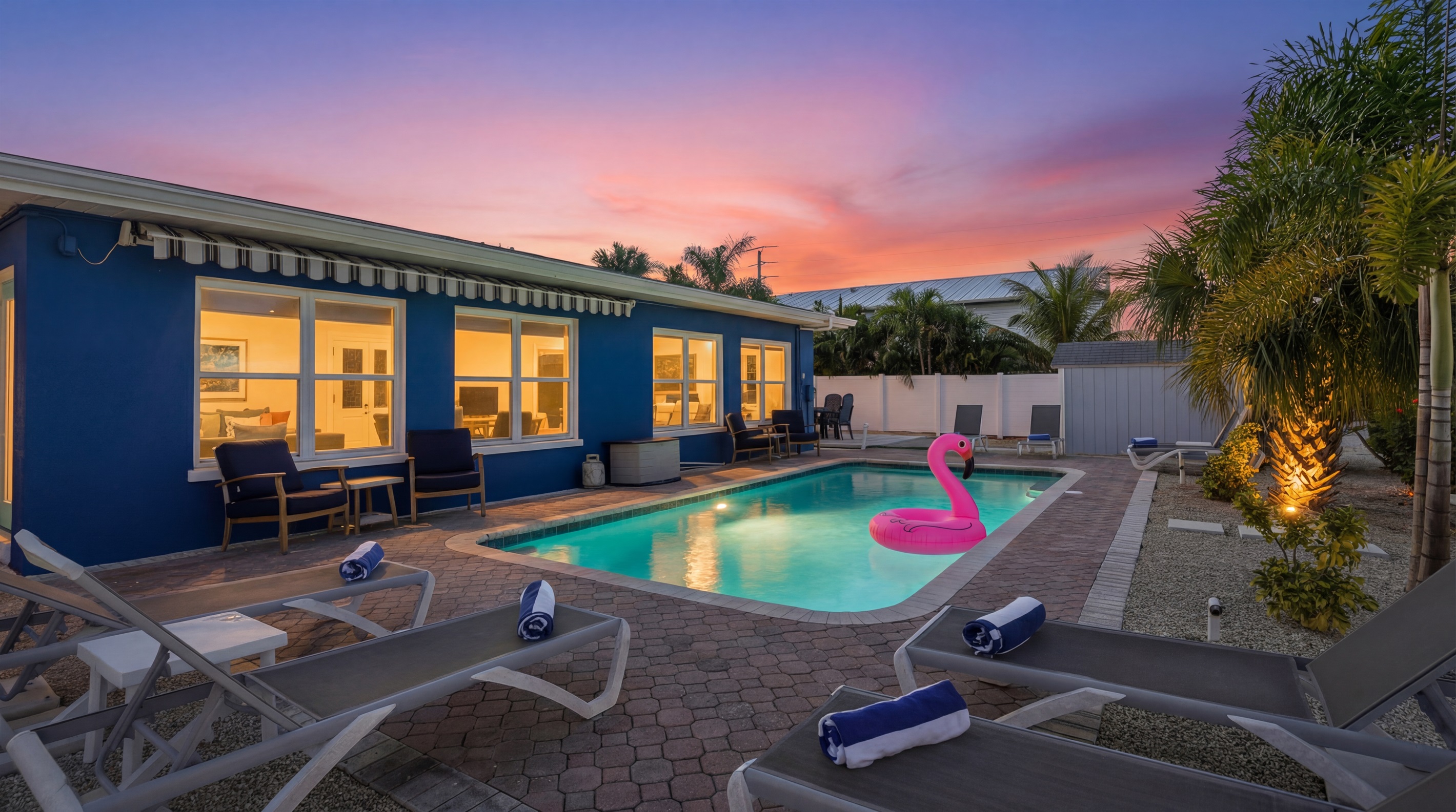 Island Break: Walk to beach, 2bd, sleeps 6, heated pool 6