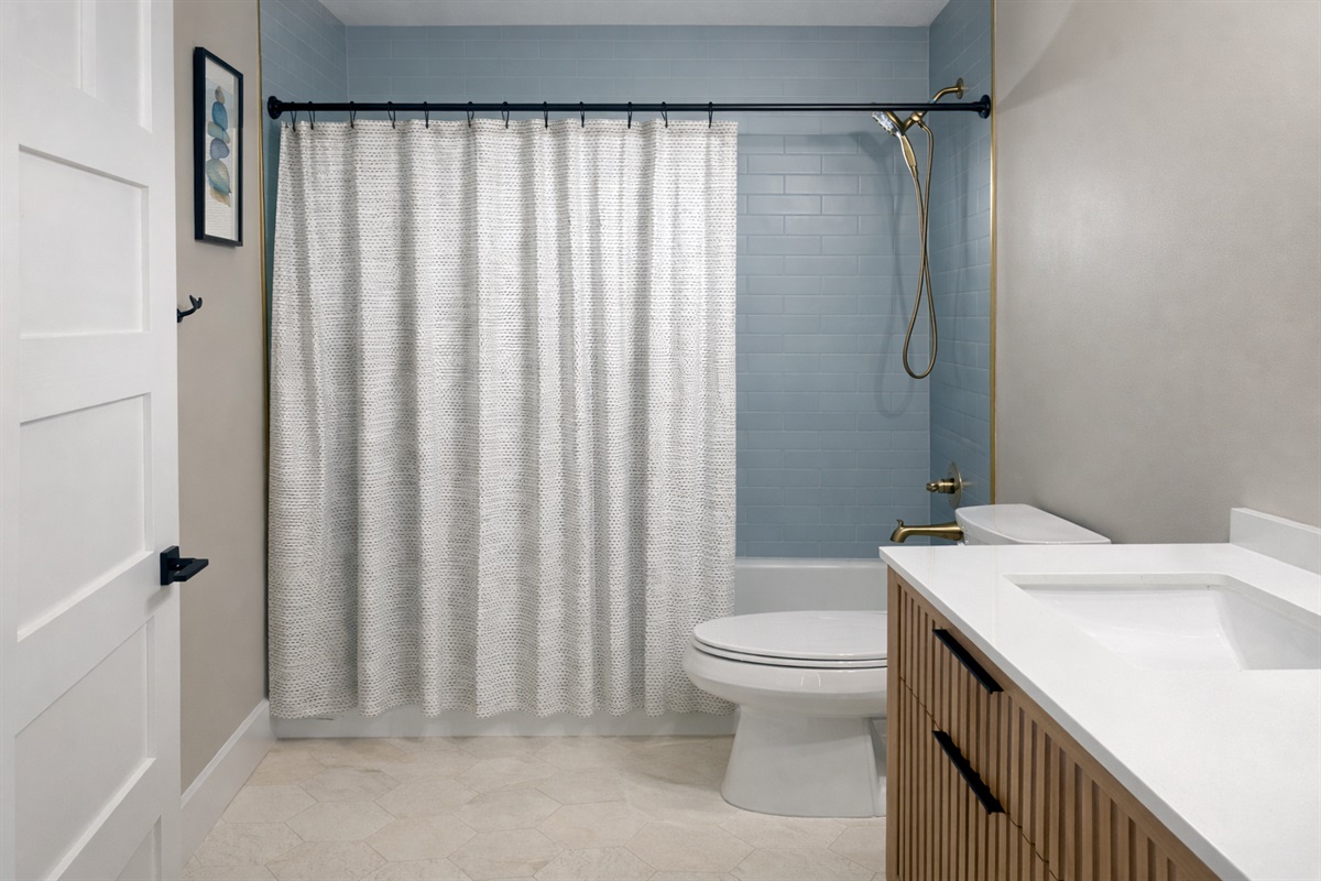 combo tub/shower off main living area