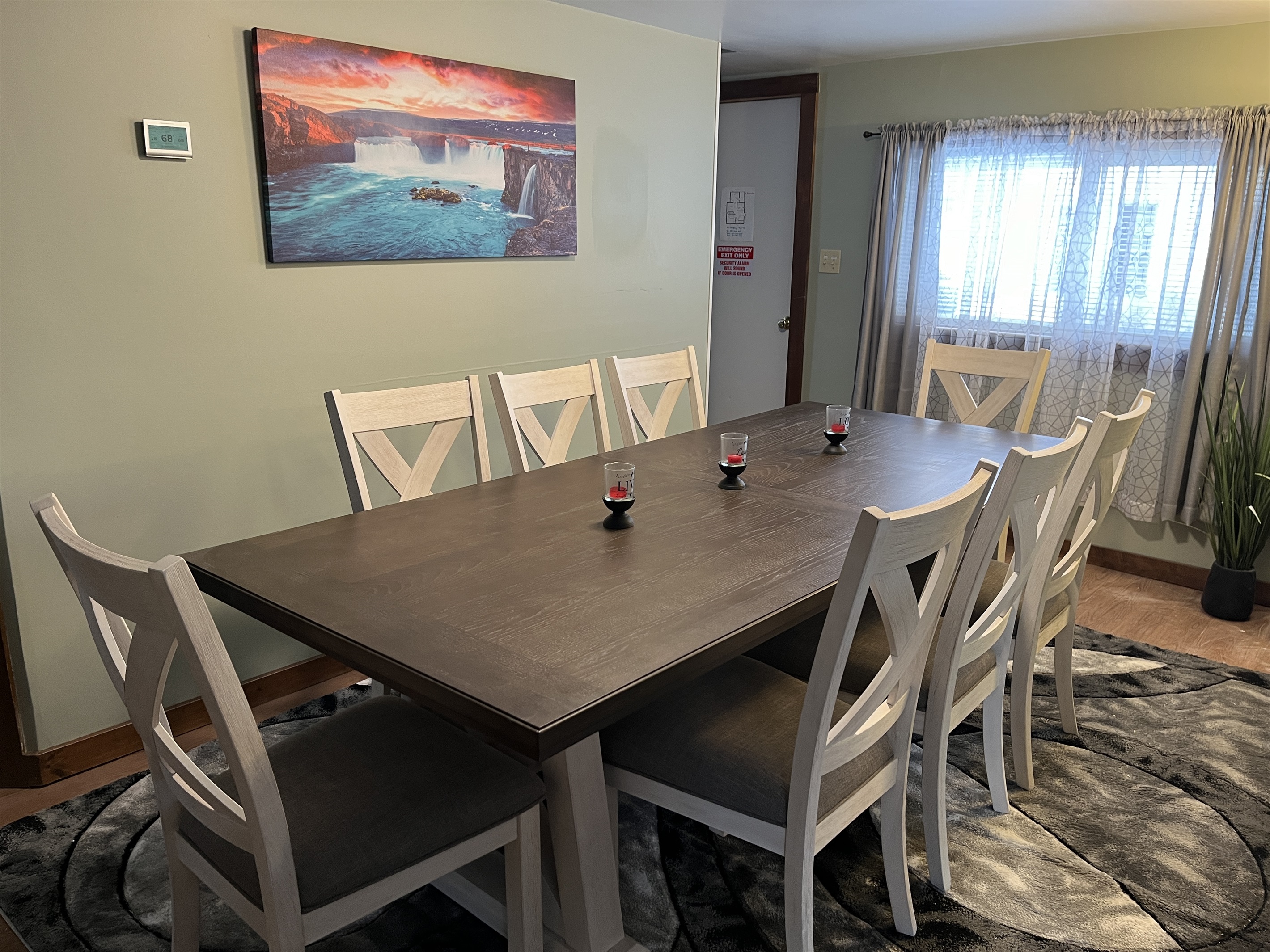 Farmhouse table in dining room