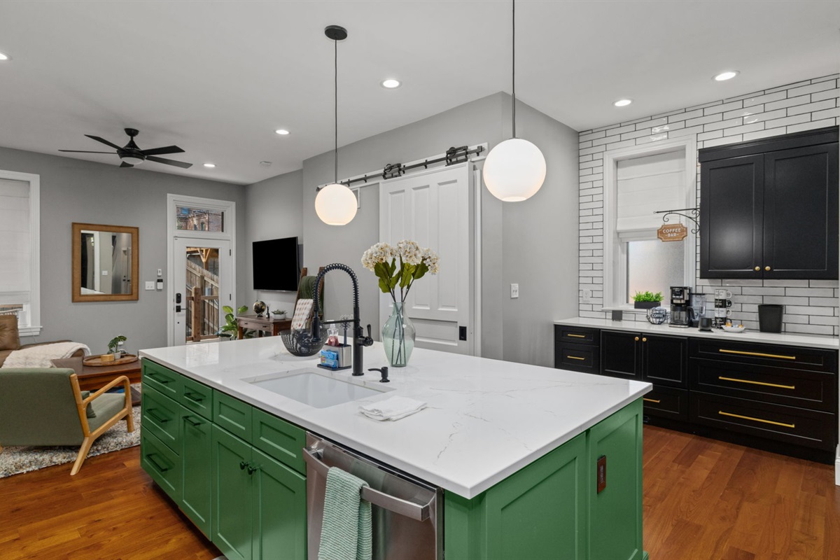 Put everyone to work during meal prep!  The spacious kitchen welcomes all helping hands!