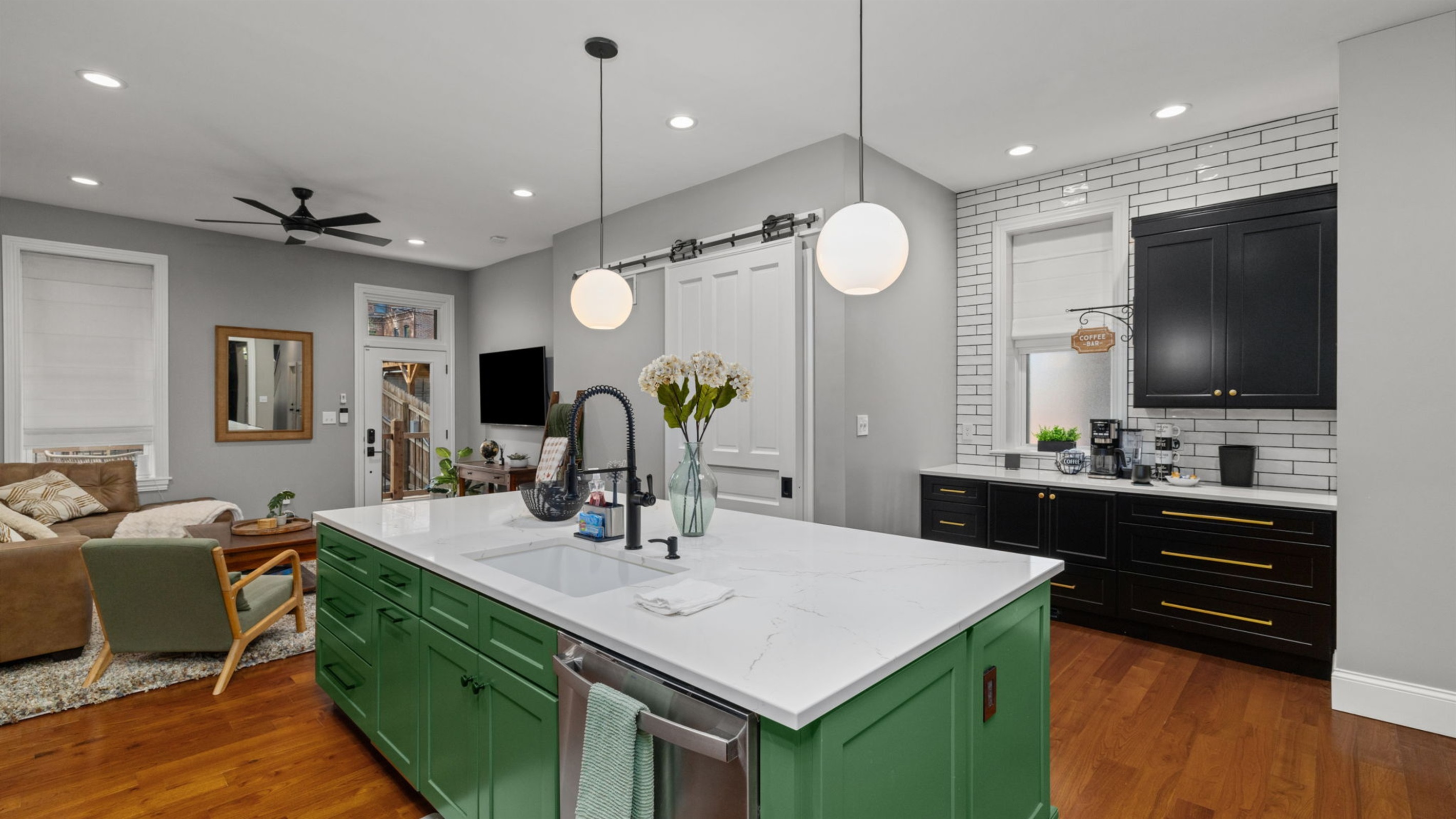 Put everyone to work during meal prep!  The spacious kitchen welcomes all helping hands!