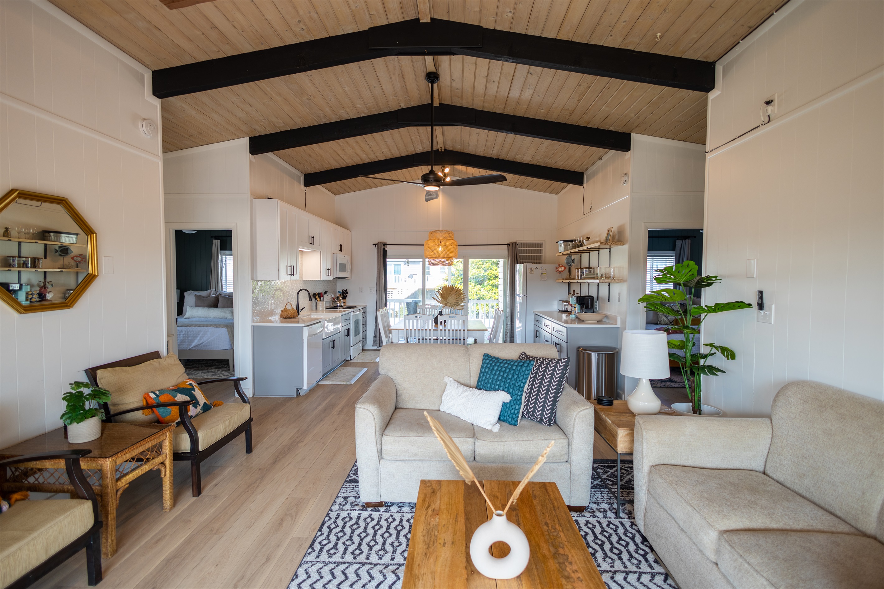 Open kitchen layout from front to back!