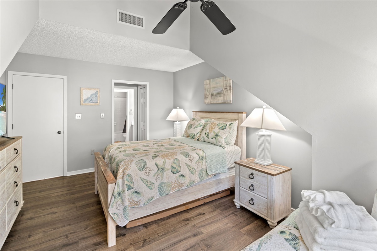 Queen And Twin in 2nd Bedroom