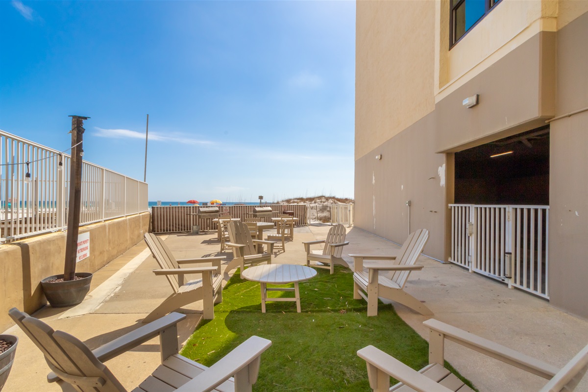 Grilling area and Lounge