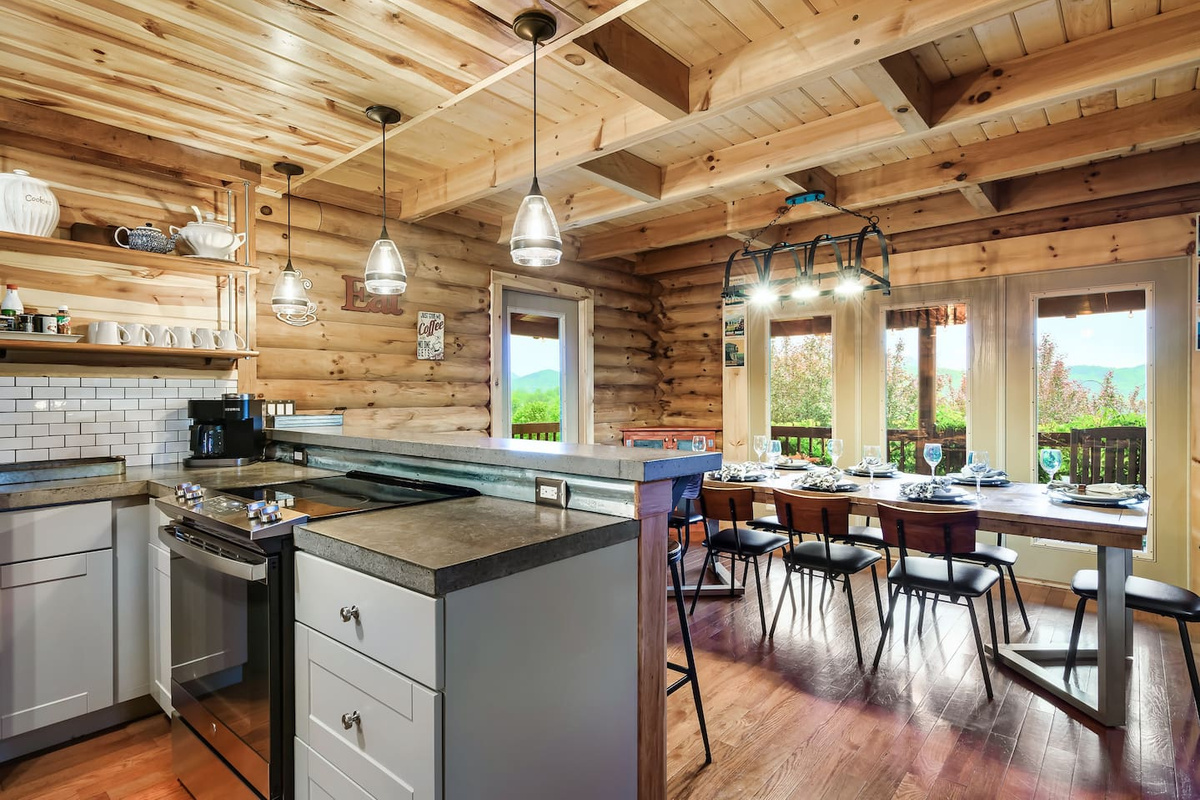Kitchen/dining area