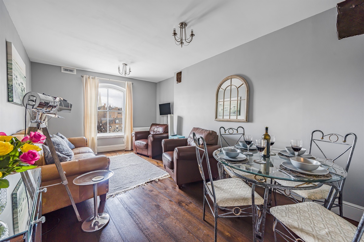 Lounge and dining area