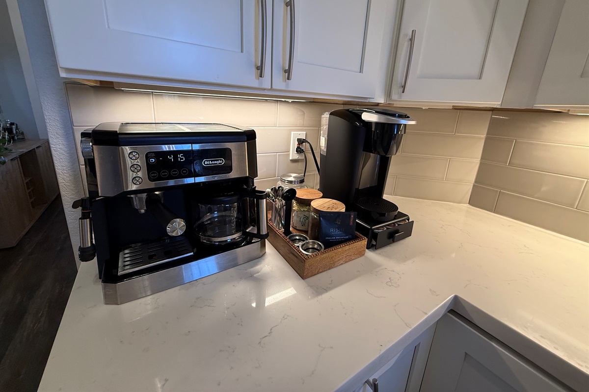Kitchen: Coffee Bar - Keurig +Coffee maker