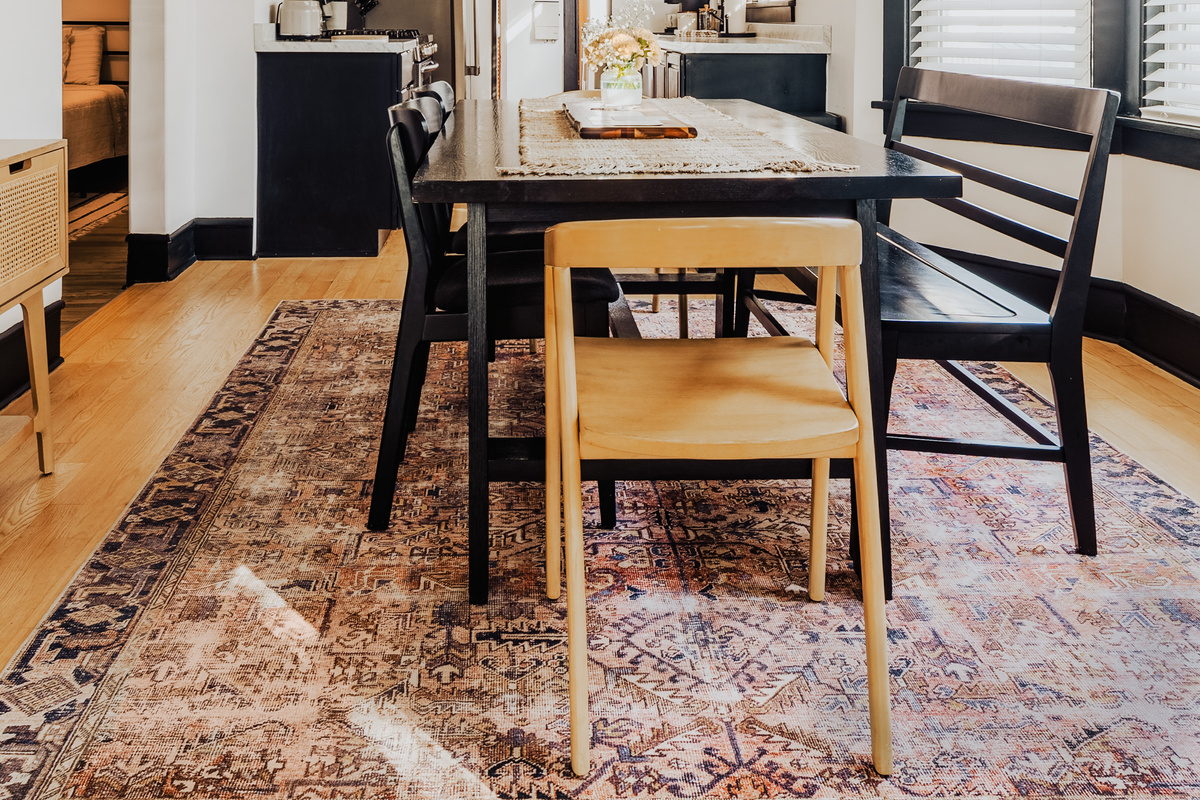 Dining Room Alternative view