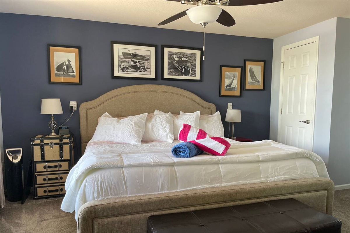 New Tempur-Pedic Memory Foam Top King size bed with 2400 Egyptian Cotton Sheets. 
