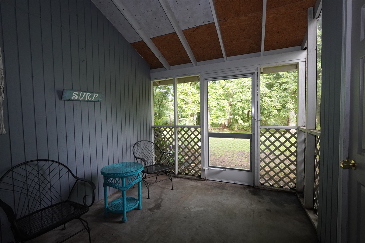Private Screened in Porch
