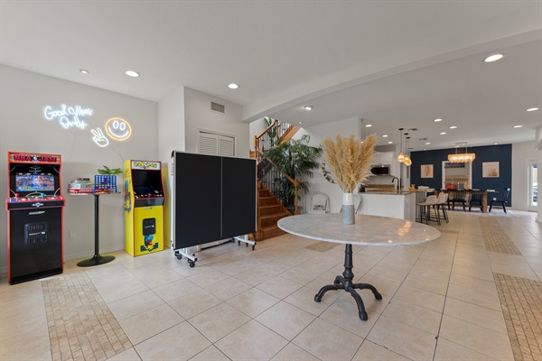 Large flexible space for additional dining (folding chairs in the closet), games or other fun