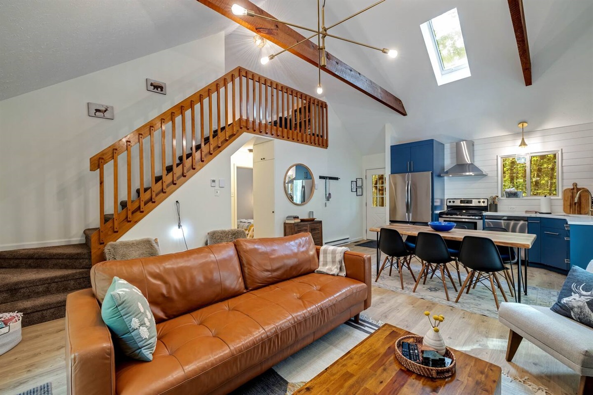 High Ceilings / Open Floorplan