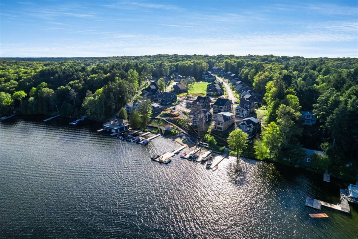 An elevated cottage community nestled on the shores of Lake Rosseau.