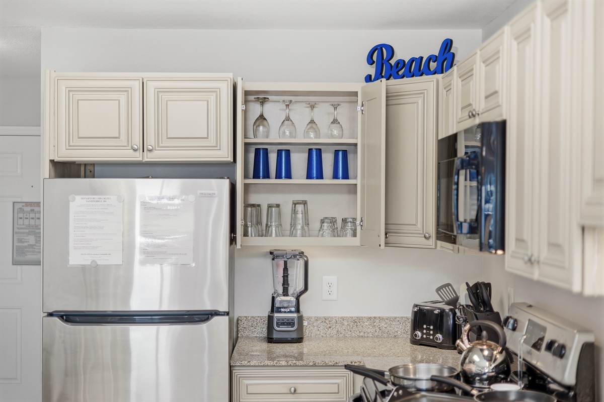 Lots of small appliances, including a Ninja blender and air fryer!