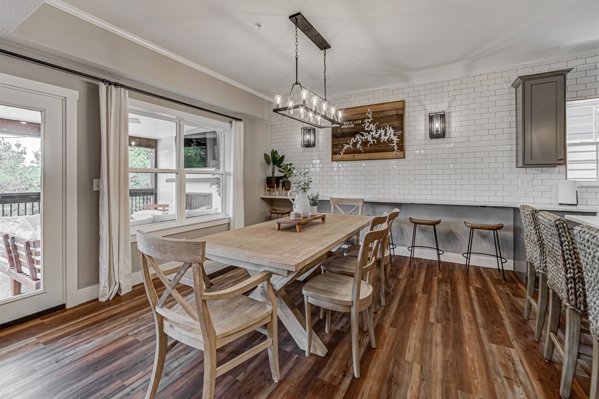 Dining area overlooking the back deck
