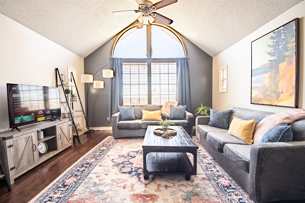 We want to welcome you to Ridge Retreats Unit G, where space and comfort are the central themes. Set atop the greater Ridge Retreats property, Unit G is an Eagles' Nest-style condo with all the best amenities.