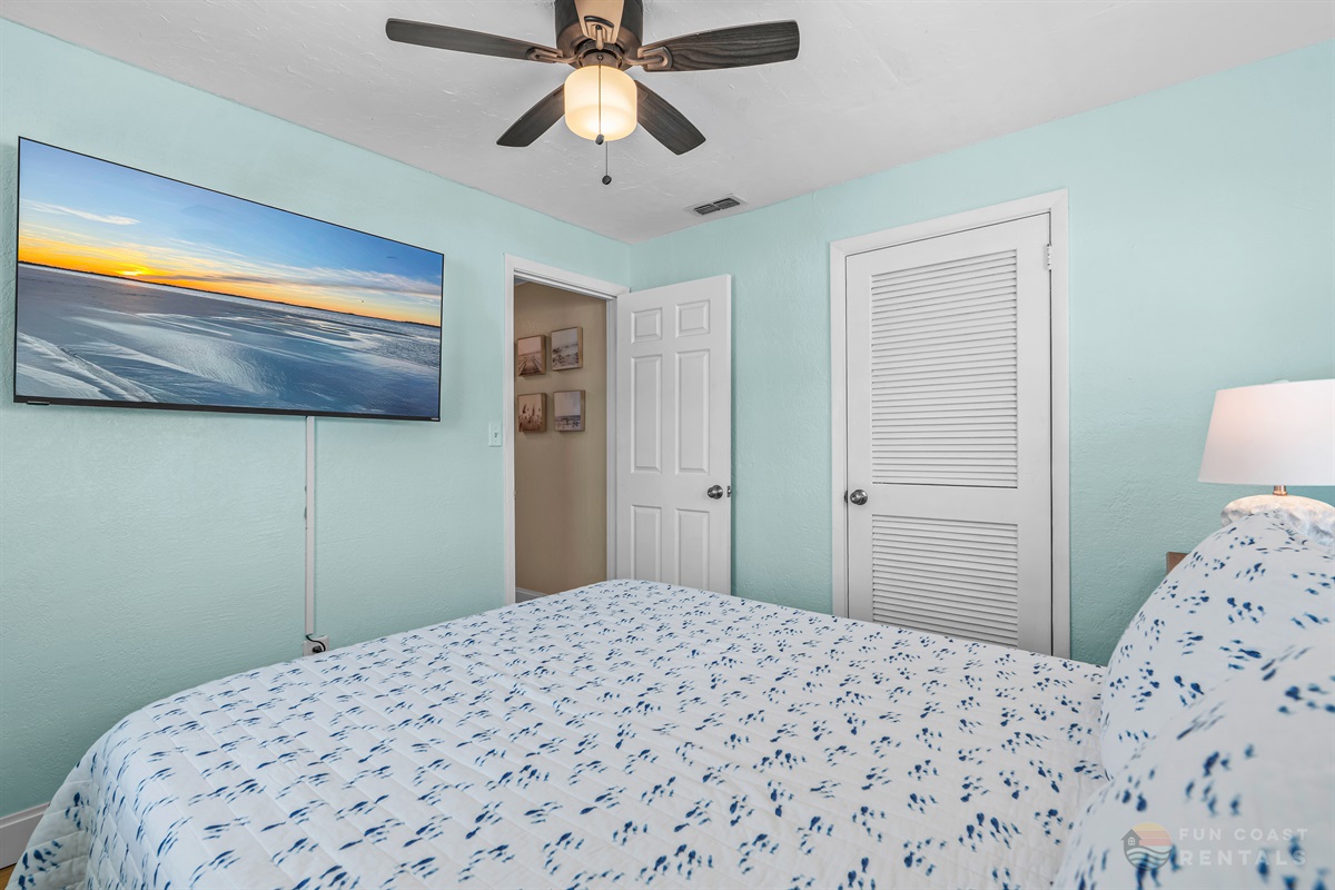 Queen Bedroom with Smart TV!