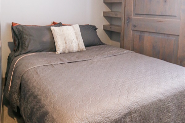 Queen bedroom
