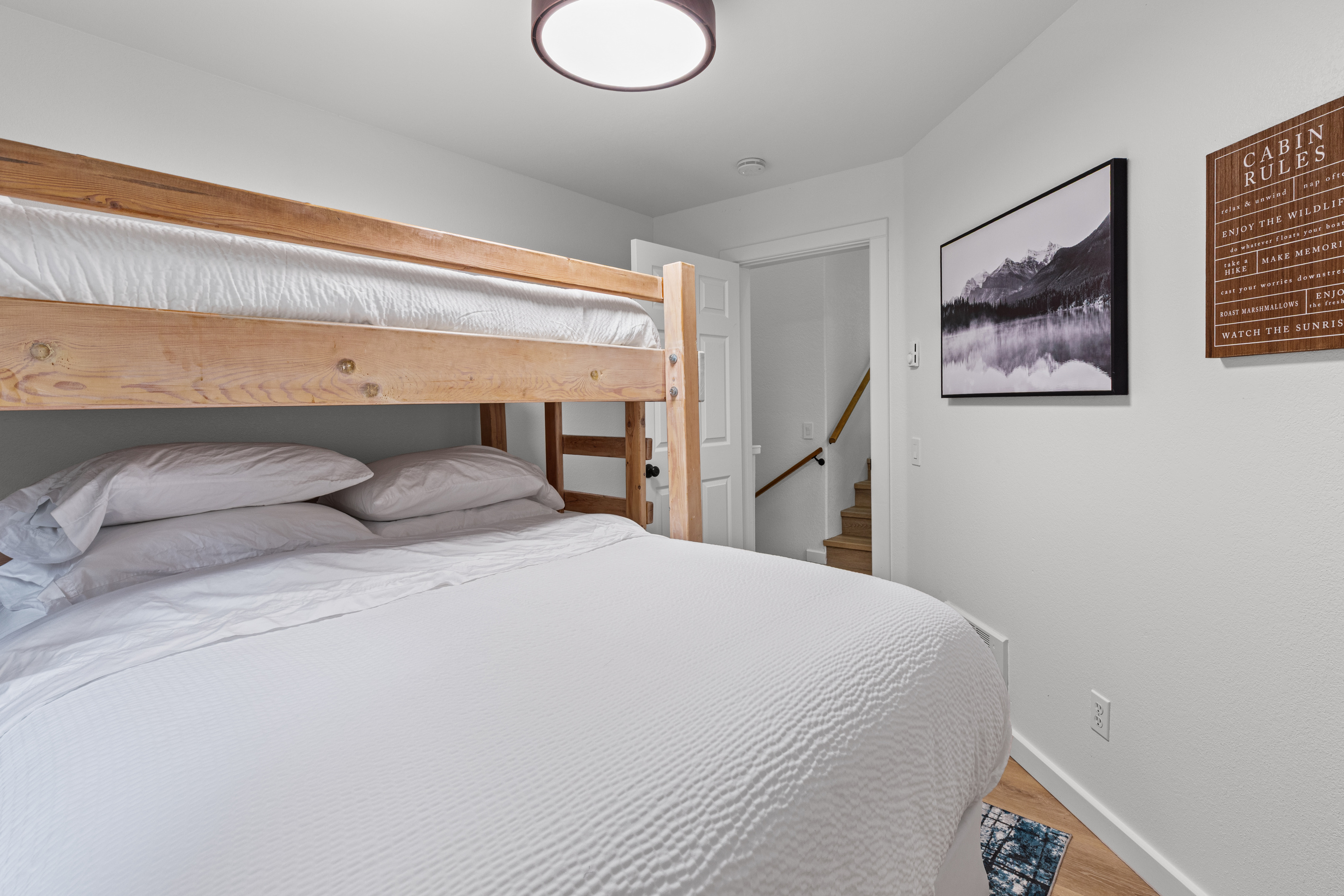 Hawks Nest Bedroom 4 Twin Over Queen Bunkbed