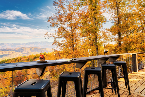 Gather around with your loved ones enjoying that unobstructed majestic and gorgeous long range mountain view right in front of you ❤️