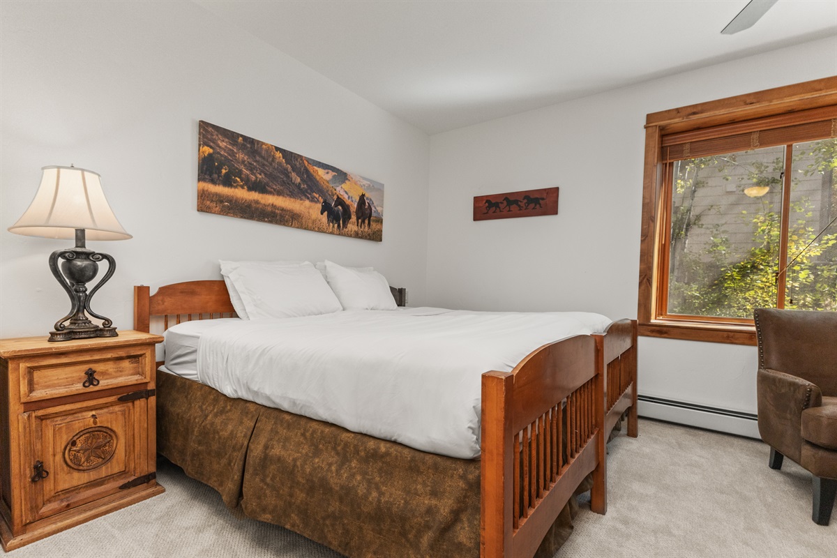 1st Level - Ensuite King or Two Twins Bedroom 4