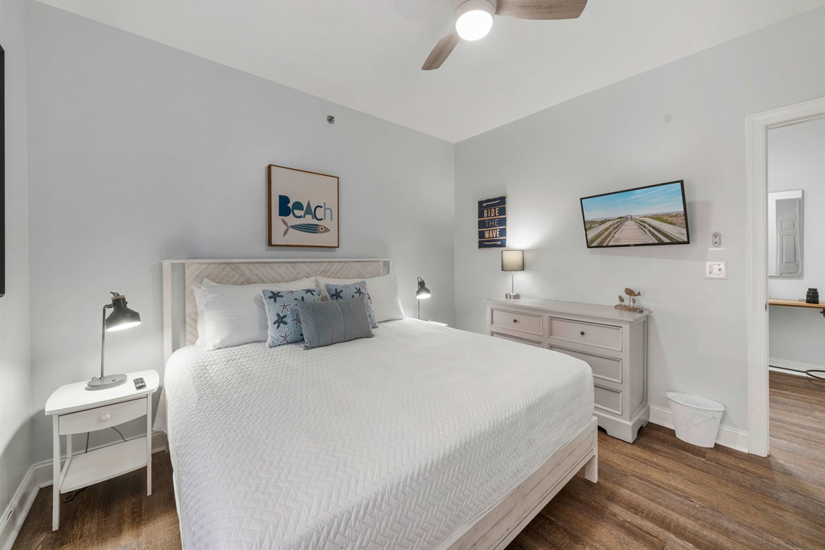 Bedroom 2: King bed, shares jack n jill bathroom | Beach Breeze | Oceanview 202 | 1116 Ocean Blvd, Isle of Palms, SC | IOP Escapes