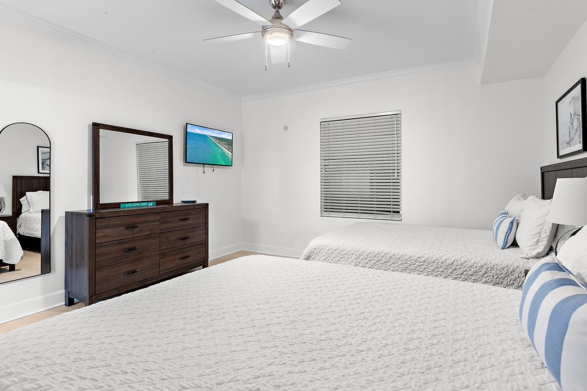 Guest Bedroom 2: Two Queen Beds, Smart TV, Private Bathroom with Shower/Tub Combo (sleeps 4)