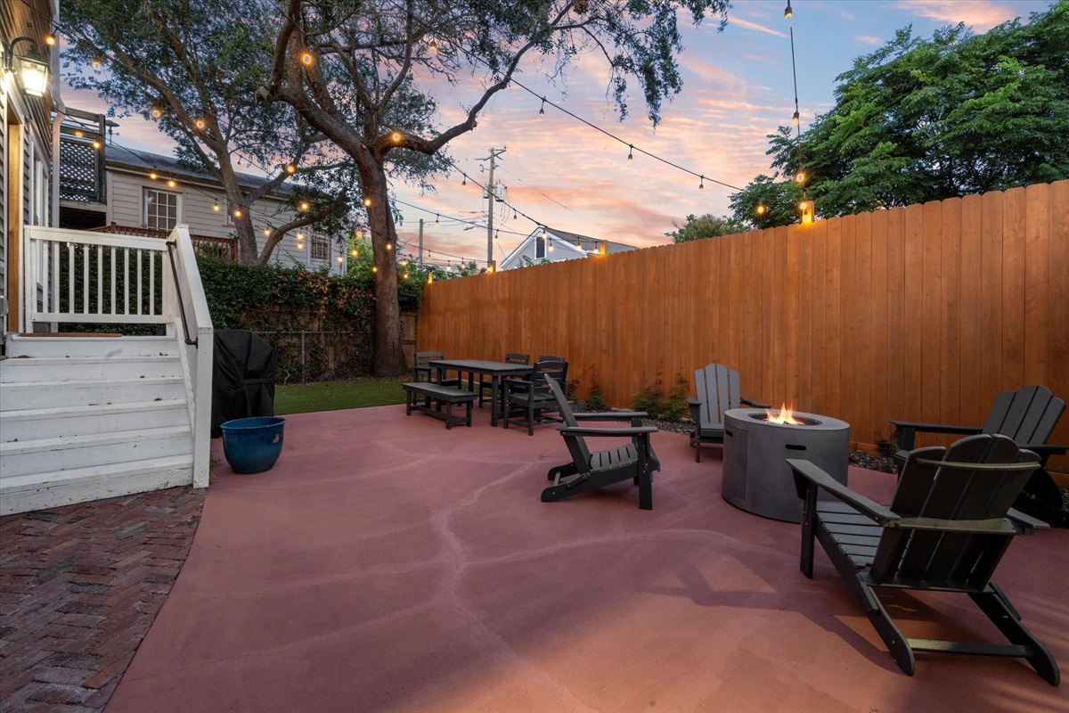 6617b98e7c7d4d9996640a00001727b4 Large | Beachhouse | Texas | TX | Vacation Homes | Galveston | Crystal Beach | Kokomo | Breezy Days | Beachfront Elegance | Sunrise Serenity | Southern Sands Property Management, LLC