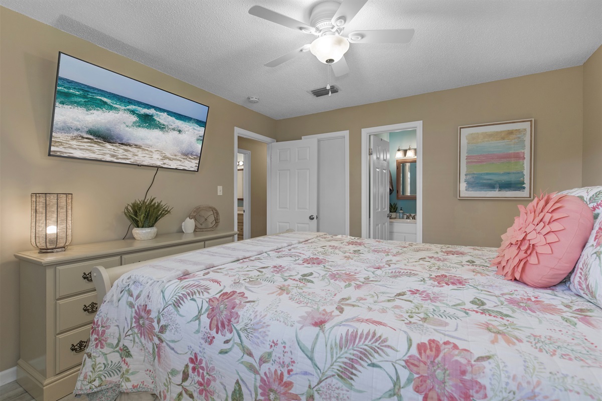 Queen Master Bedroom