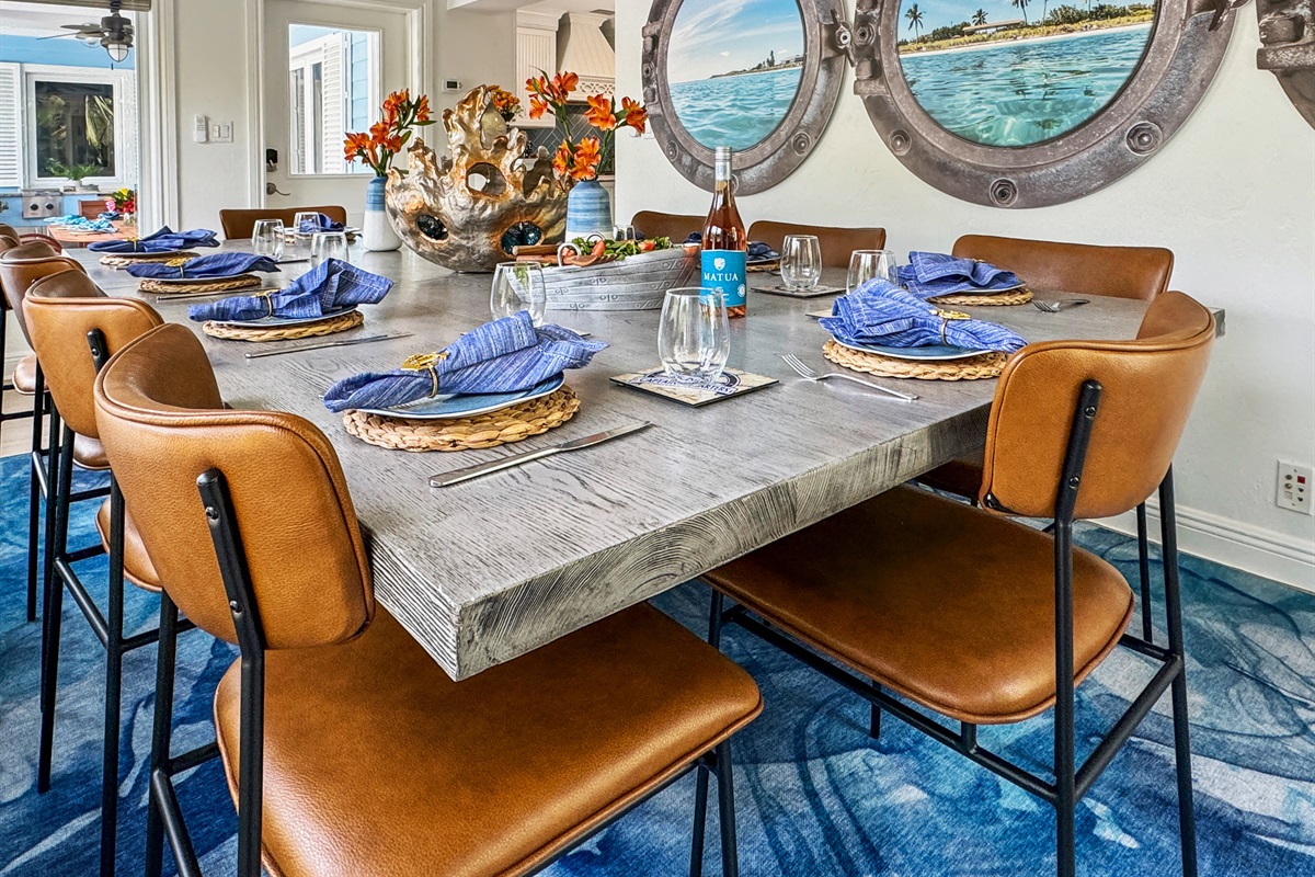 Right around the corner you can dine in style with oceanic ambiance.