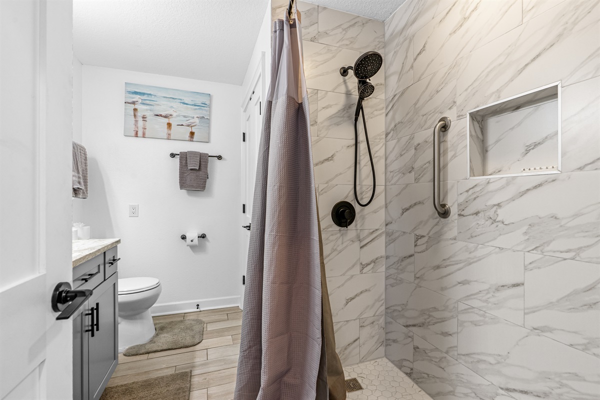 Hallway Full Bathroom