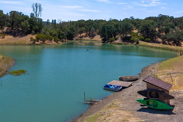Paddle boat, aluminum boat & kayaks on site!