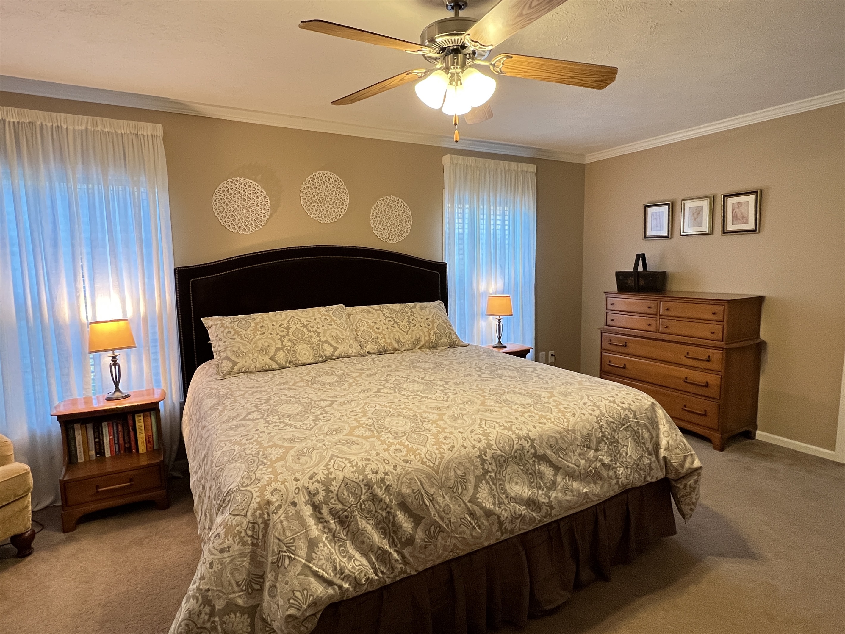 King bedroom with ensuite bath