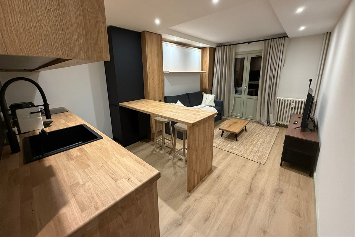 DESIGNER KITCHENETTE