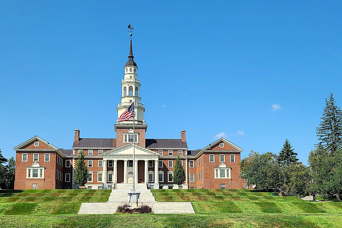 Colby College Campus is less than 5 minutes away