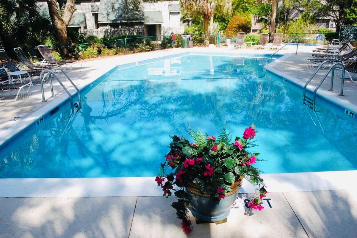 Community pool