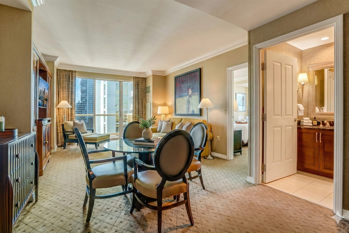 Elegant Comfort with a View – Relax in Style! 🏙️✨