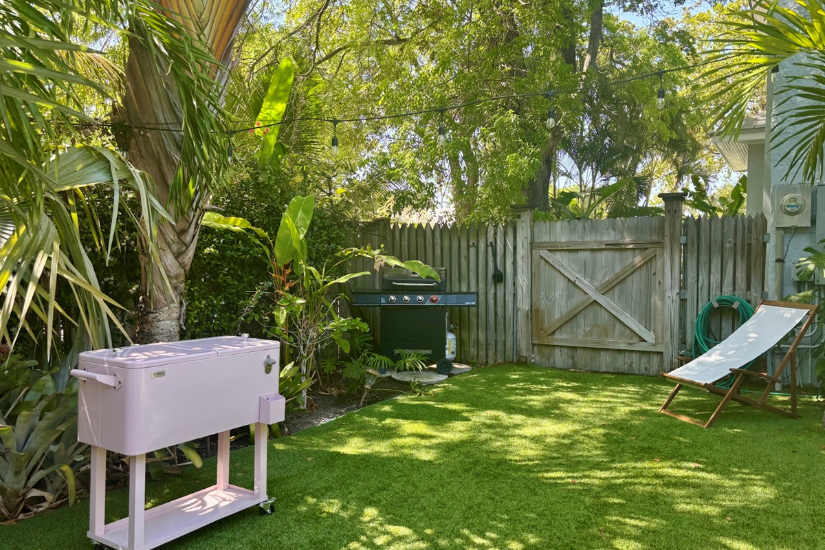 Enjoy dinner from the grill and keep your favorite chilled beverages in the nearby outdoor cooler.