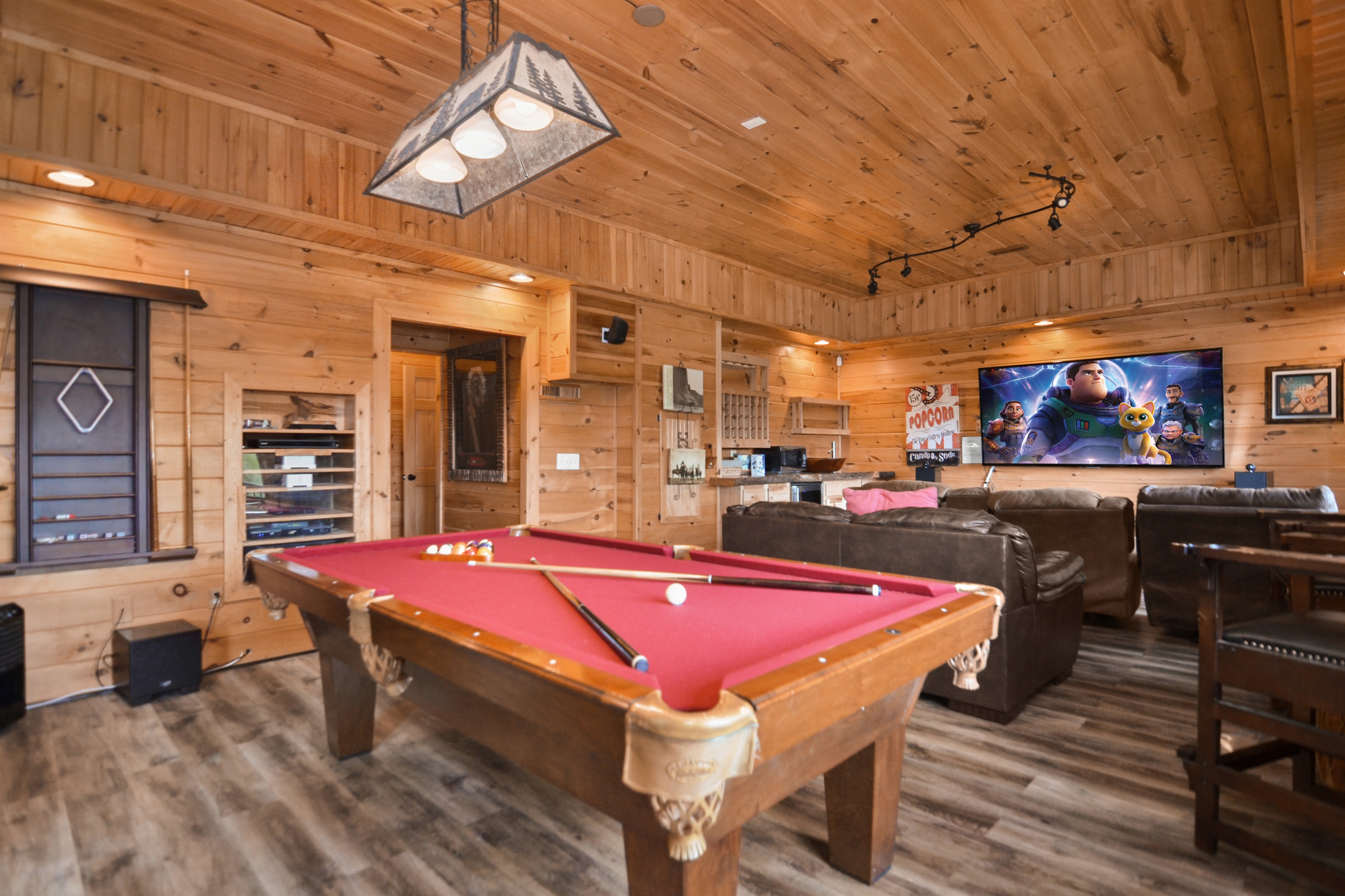 2 Masters + Theater + Sauna + Mtn Views + Hot Tub 4