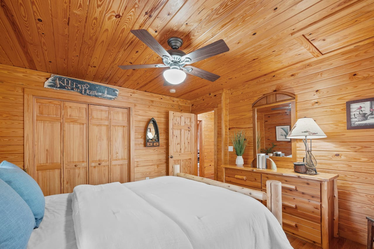 Bedroom #2 located on the main level of the cabin