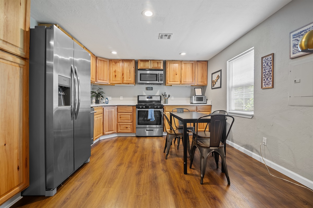 Kitchen/Dining Area