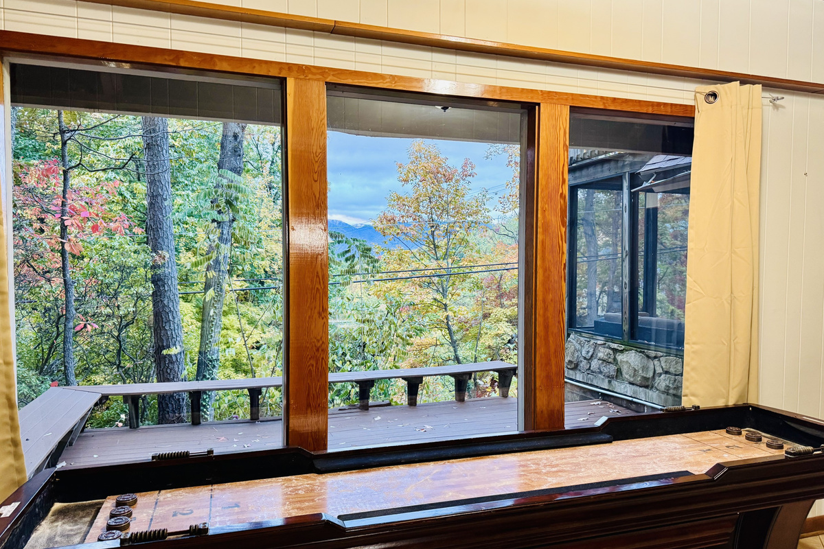 FALL GAME ROOM VIEW
