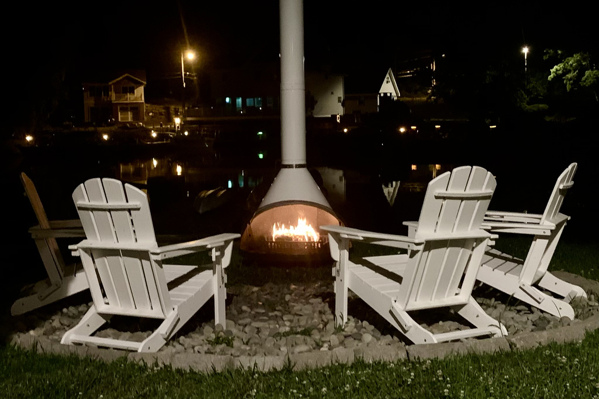 Evenings by the water are pure Hudson Valley magic