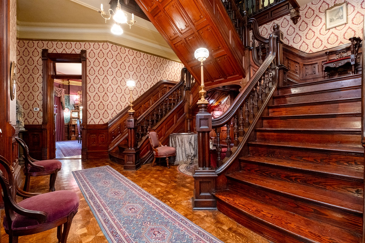 Grand Split-Staircase